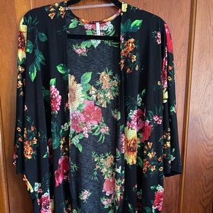 Black & floral kimono NWOT